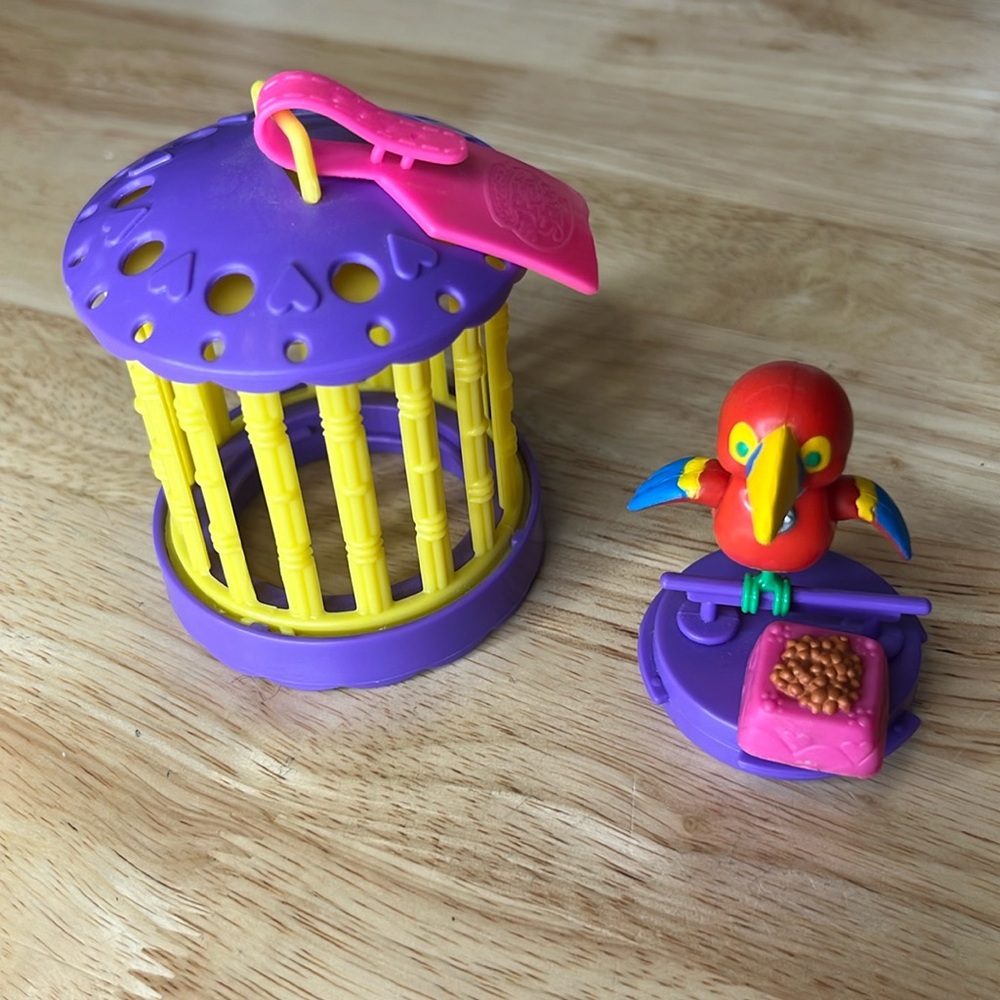 Vintage Kenner Littlest Pet Shop Vintage 1992 JOLLY TOUCAN Red Parrot Bird Cage
